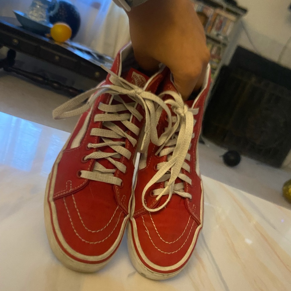 Sk8-Hi Womens Shoes l Red l W 7.5 l Vans